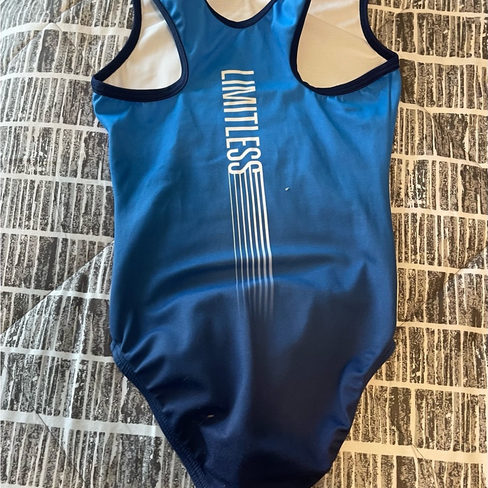 cxs destira/athleta Leo
